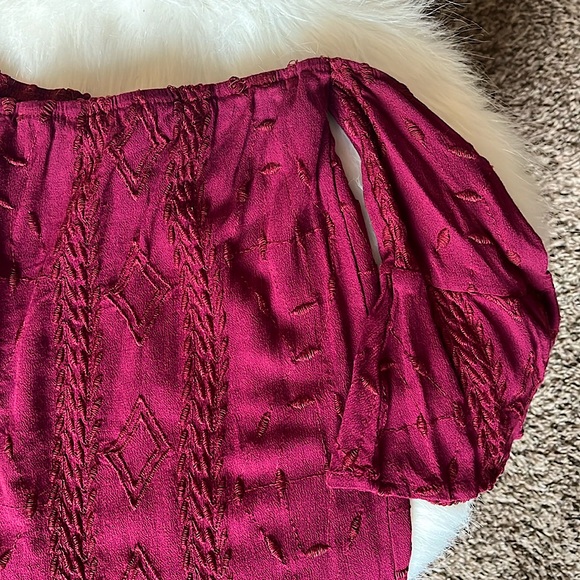 Off the shoulder dress - Picture 4 of 7